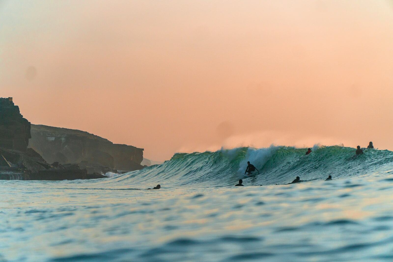 Casas brancas da Ericeira junto ao mar